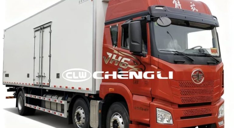 6x2 Refrigerated Truck