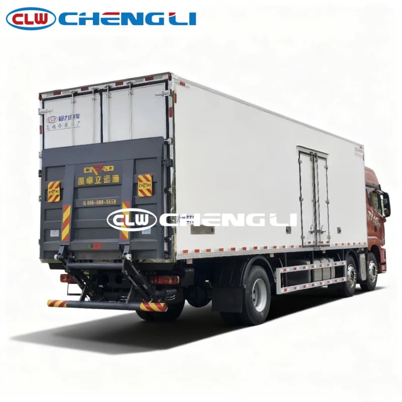 6x2 Refrigerated Truck