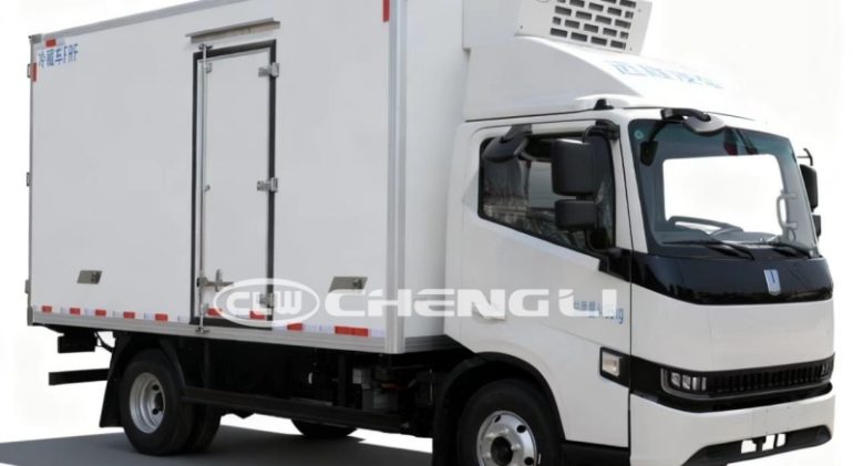 4x2 GEELY Electric Refrigerated Truck