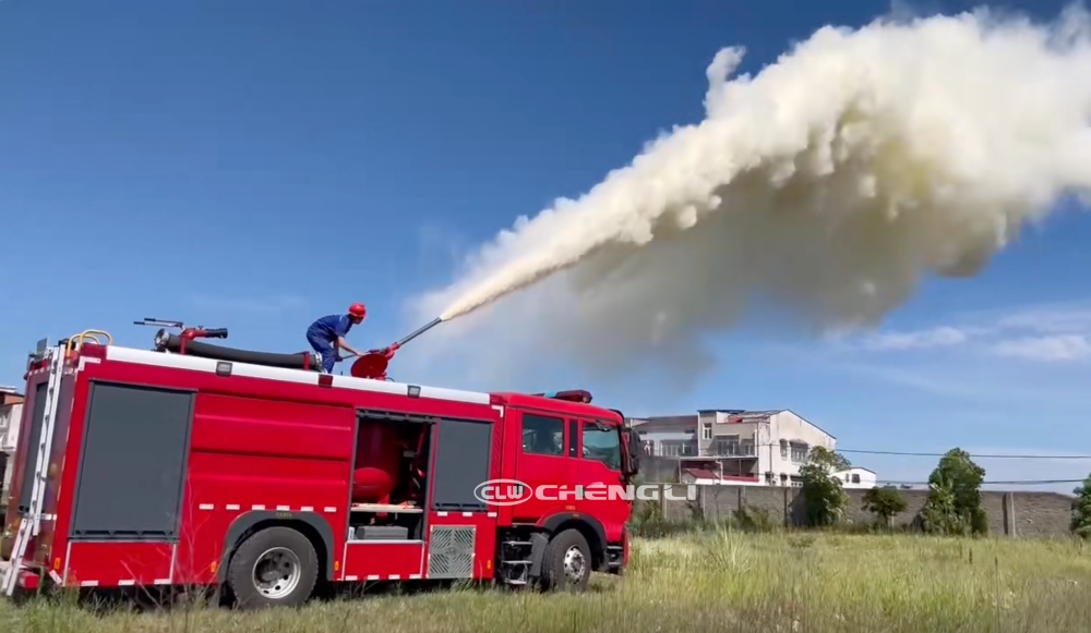 HOWO 6T Dry Powder Fire Truck