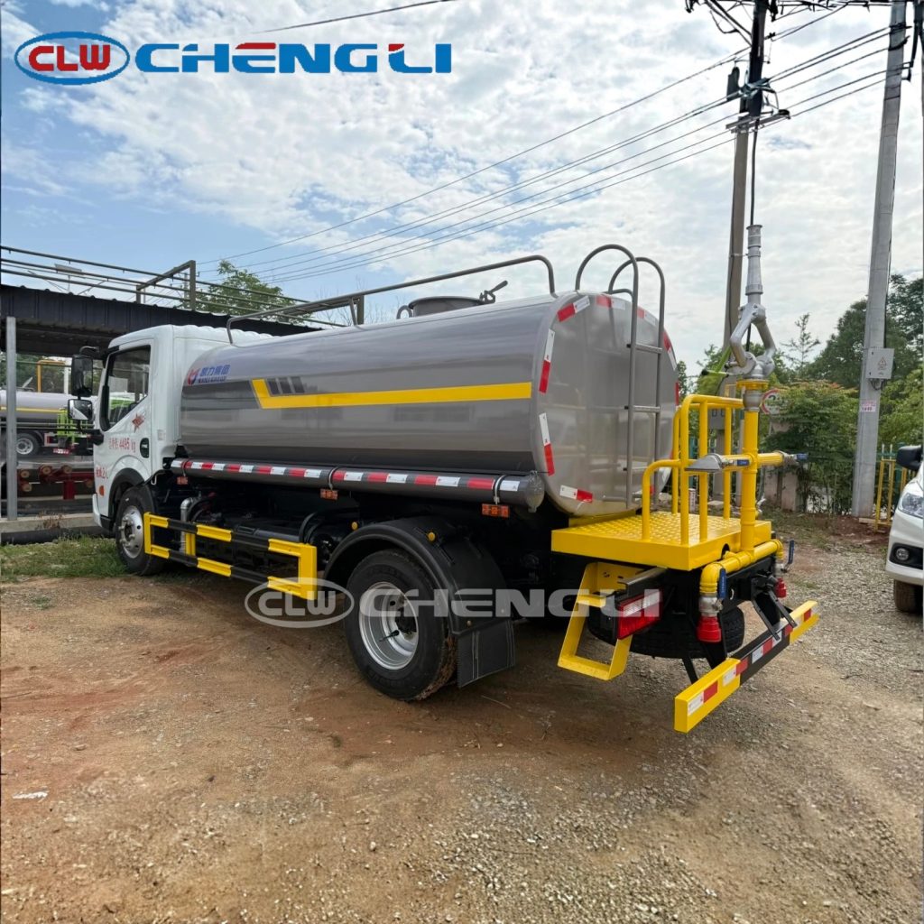 Dongfeng 5000L Water Sprinkler Truck