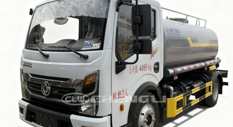 Dongfeng 5000L Water Sprinkler Truck
