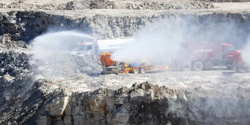 Why High Pressure Cleaning Trucks Are a Cost-Effective Solution?